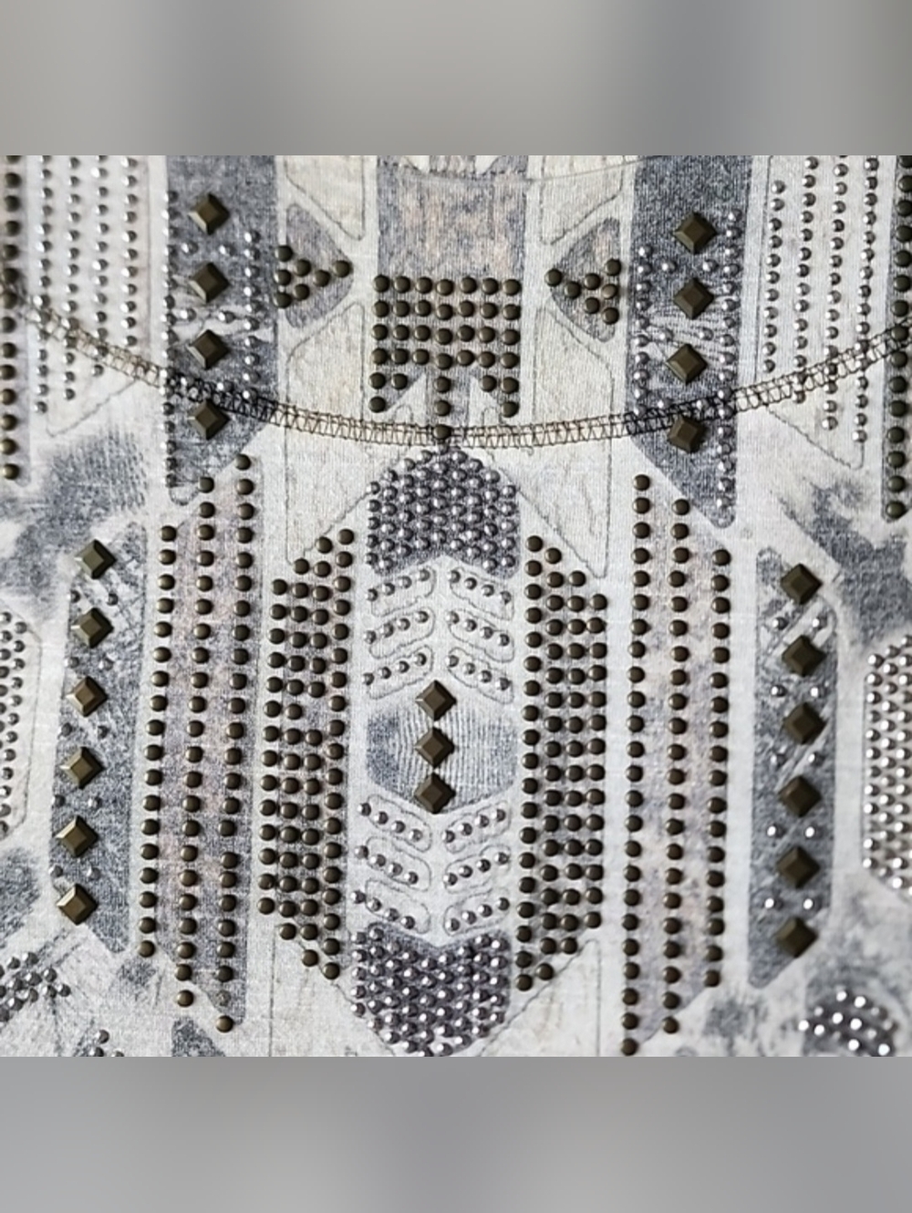 ONE WORLD Asymmetrical Gray and White Blouse - Picture 10 of 14